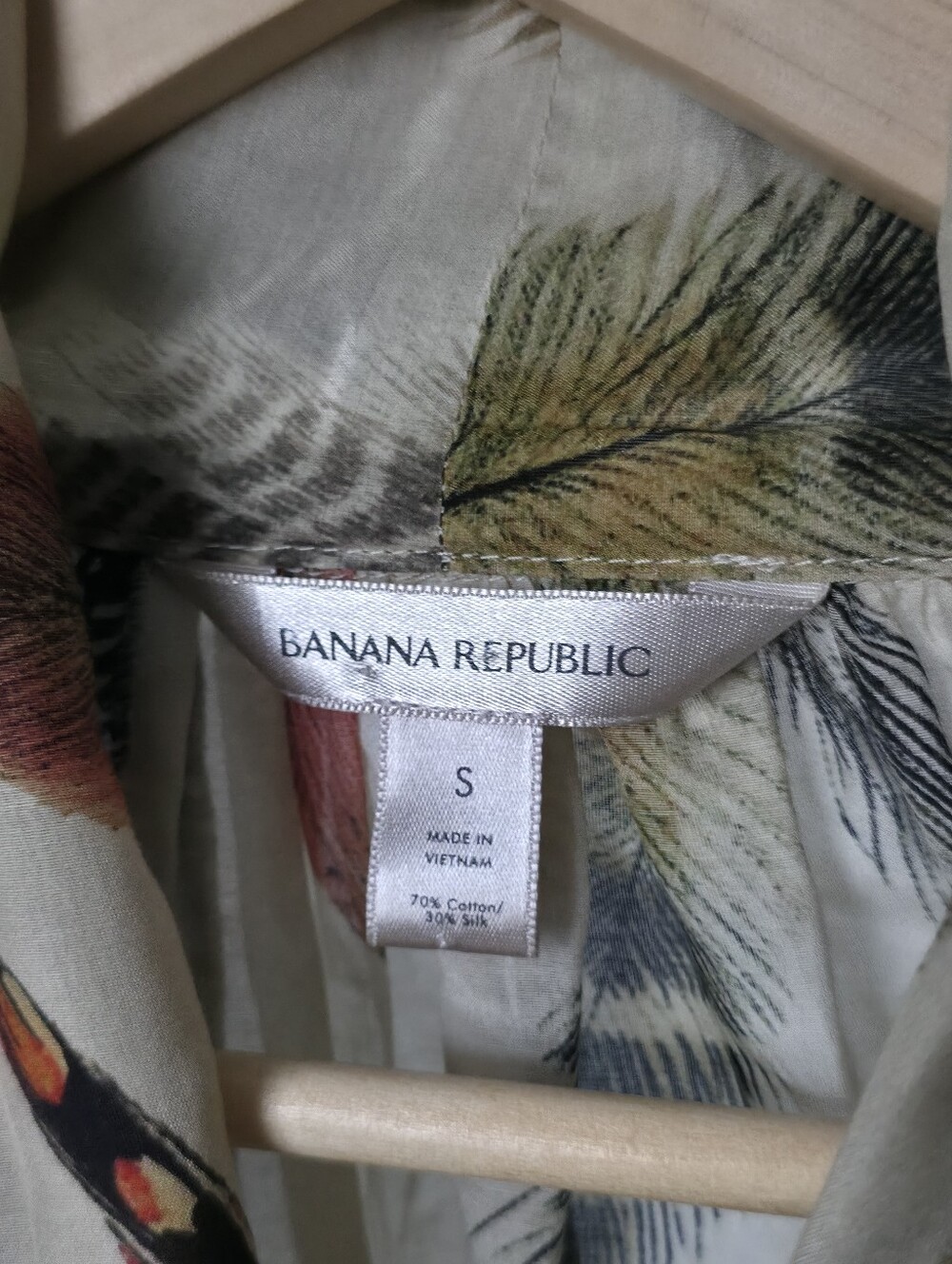 Banana Republic Harper Cotton-Silk Blouse, Size Small, Neutral, Feather Print - Picture 6 of 13